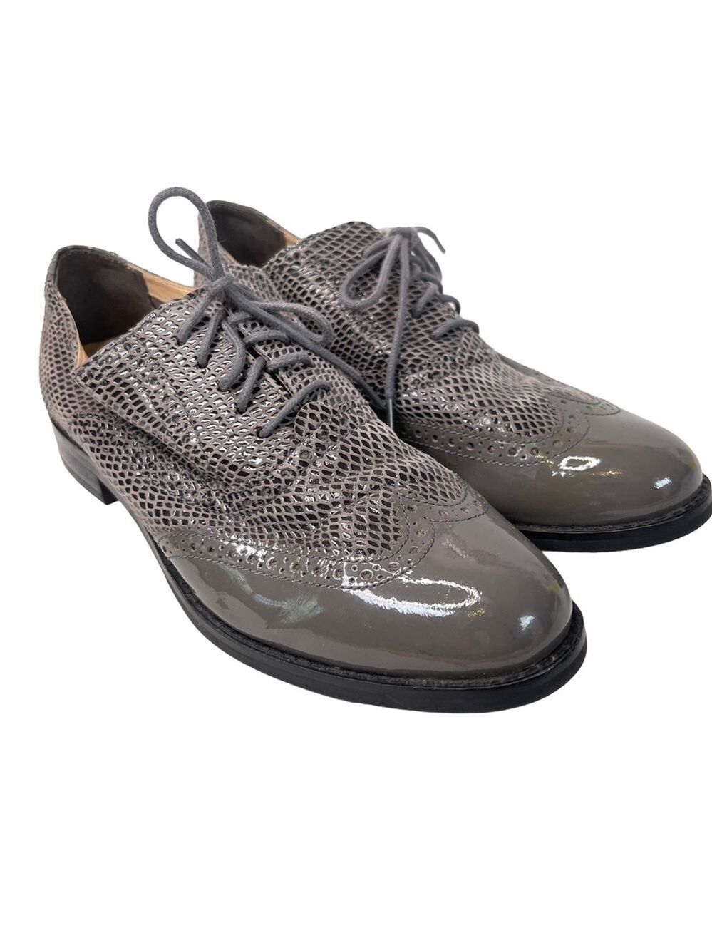 Cole Haan Women's Grey Patent Leather Snakeskin Lace Up Shoe Casual Flats 7